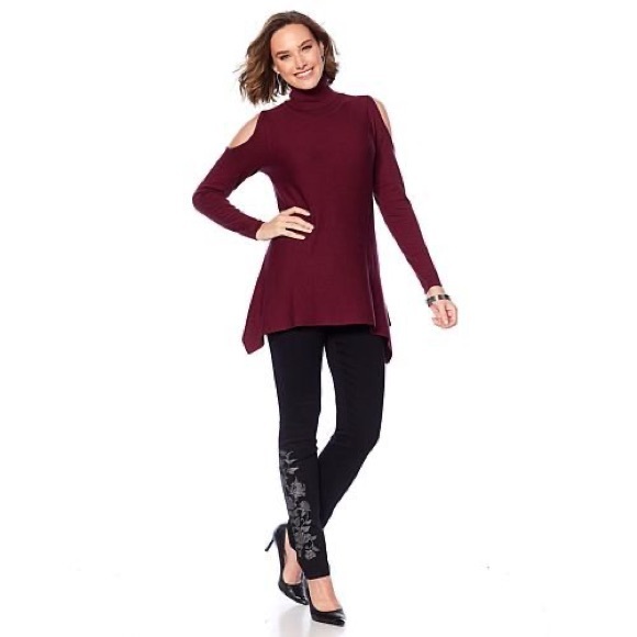 Cold shoulder sweater - Picture 7 of 7